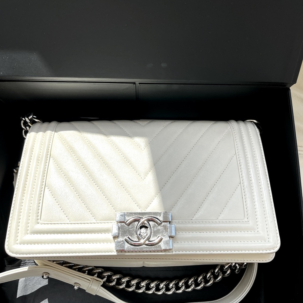 Chanel Le Boy In White Chevron - New Medium In Calf Skin. PRICE IS FINAL